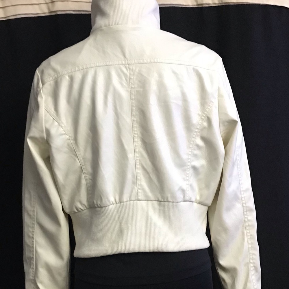 Nice jacket - Picture 7 of 8